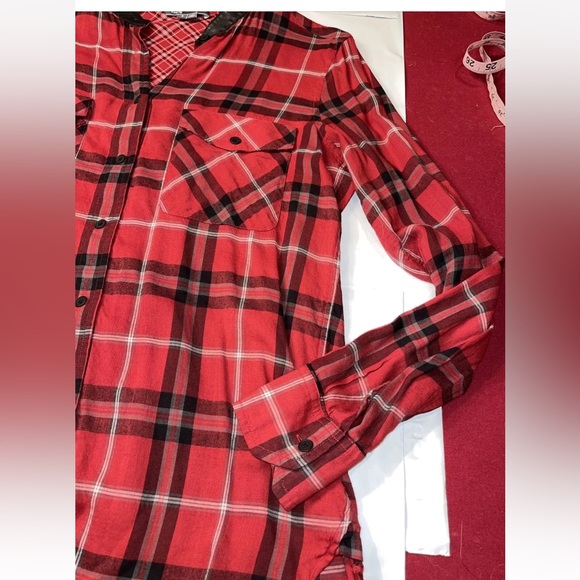 VINCE RED BLACK Plaid long tunic Shirt Leather Band Collar Button Up, Pockets, M - Picture 3 of 10